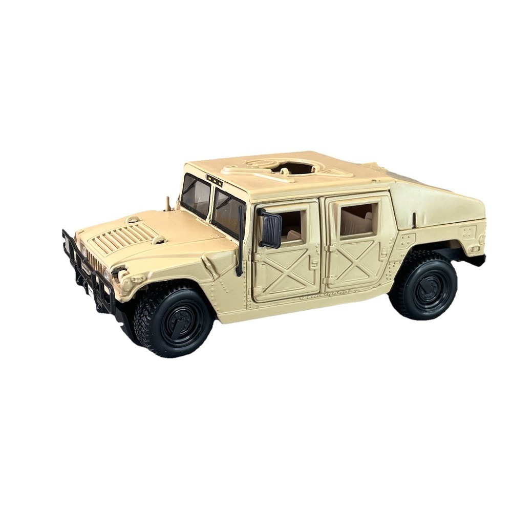 Maisto Military Humvee Hummer H1 1:27 Die Cast Model Tan Desert Army Vehicle